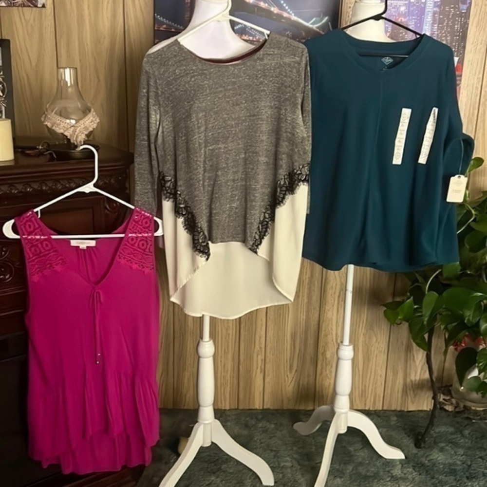 ST. JOHNS BAY XHILARATION RISE AND BLOOM BLOUSE LOT SIZE LARGE